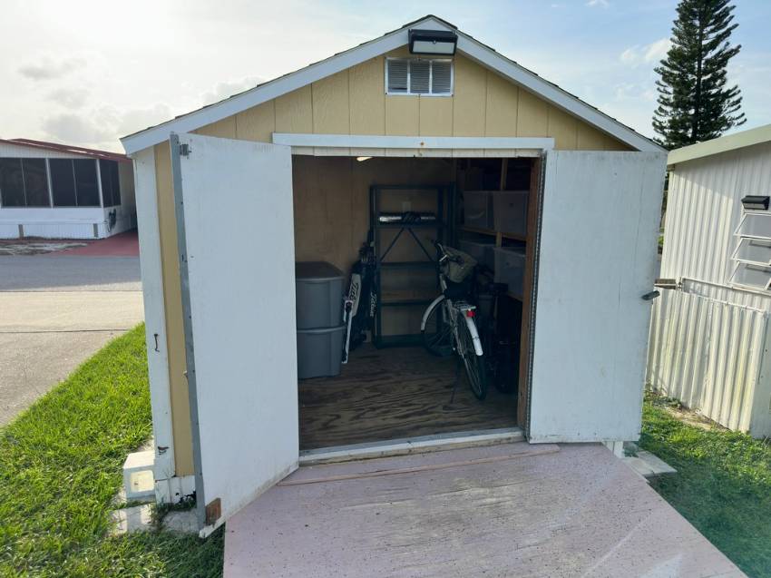 9 Stillwater Road a Winter Haven, FL Mobile or Manufactured Home for Sale